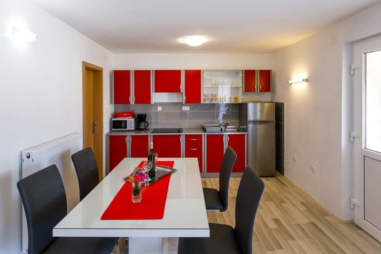 Apartman Dobrila Vrh  Экстерьер фото