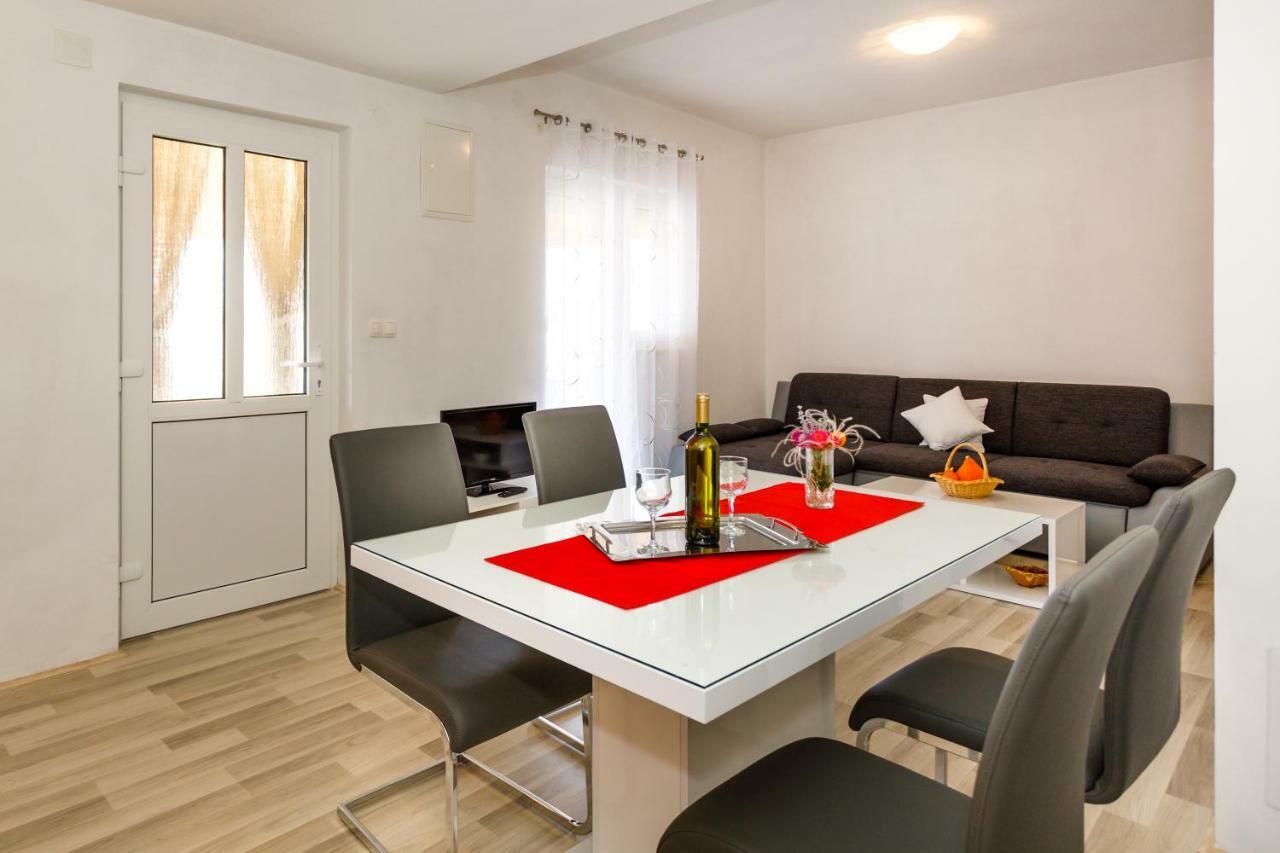Apartman Dobrila Vrh  Экстерьер фото